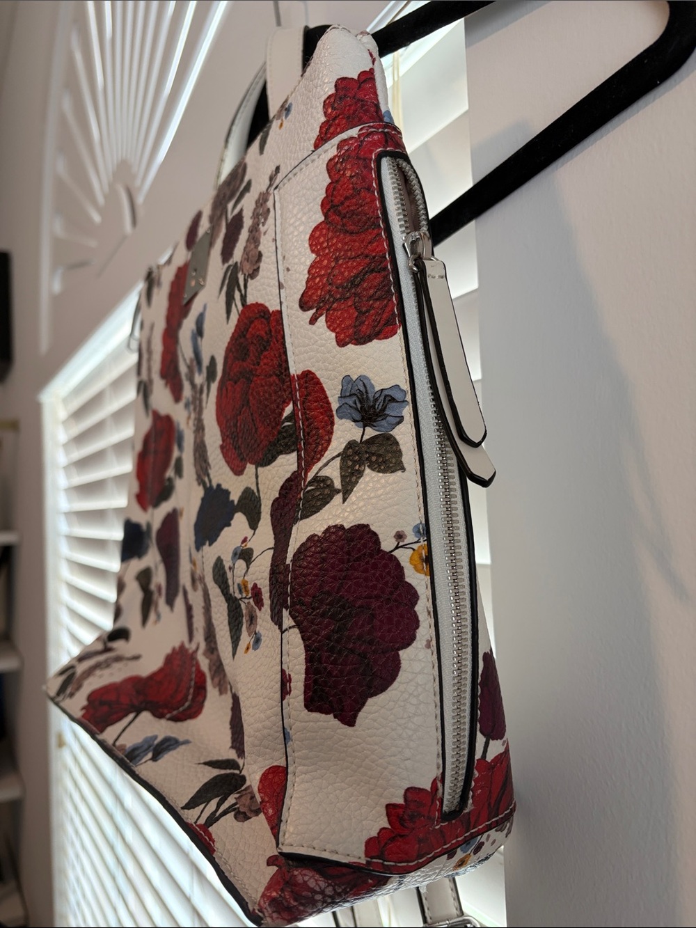 Beautiful Laptop/Backpack - Floral - Picture 3 of 5